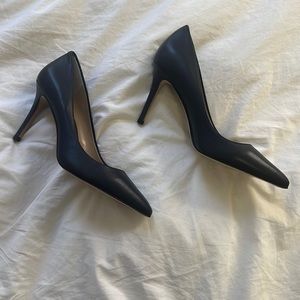 Ann Taylor Shoes- Mila Leather Pump in Navy Blue, Size 7